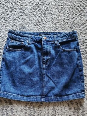 Forever 21 Denim Skirt Size Medium